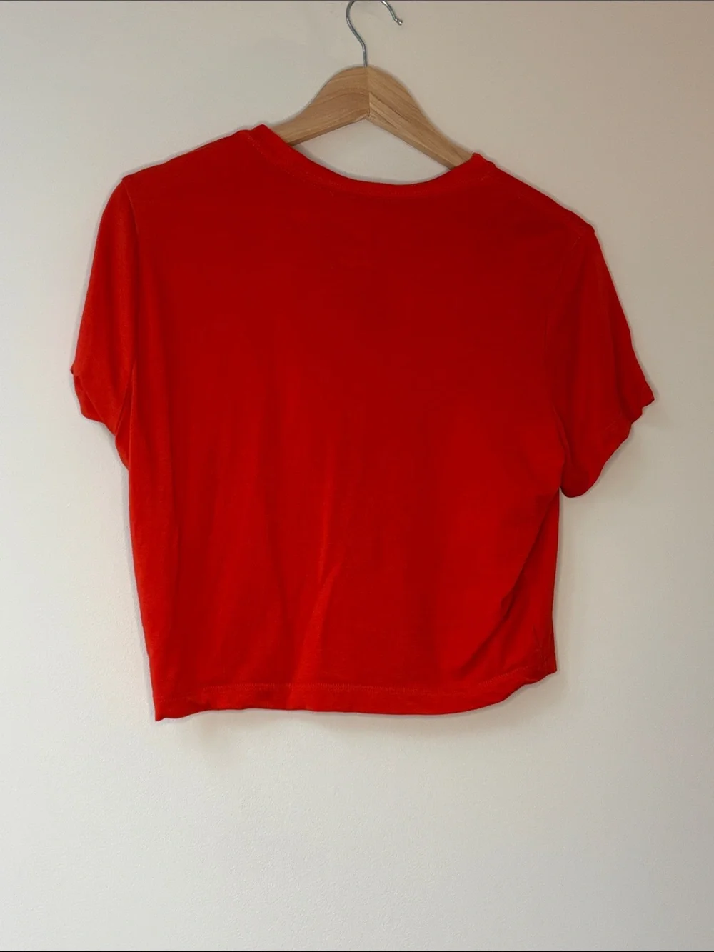 Nike Women's Red Cropped Tee (I'm small) fits perfect - Picture 4 of 4